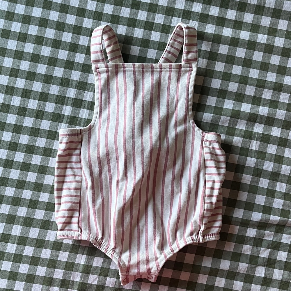 Pehr organic cotton onesie 6-12 m